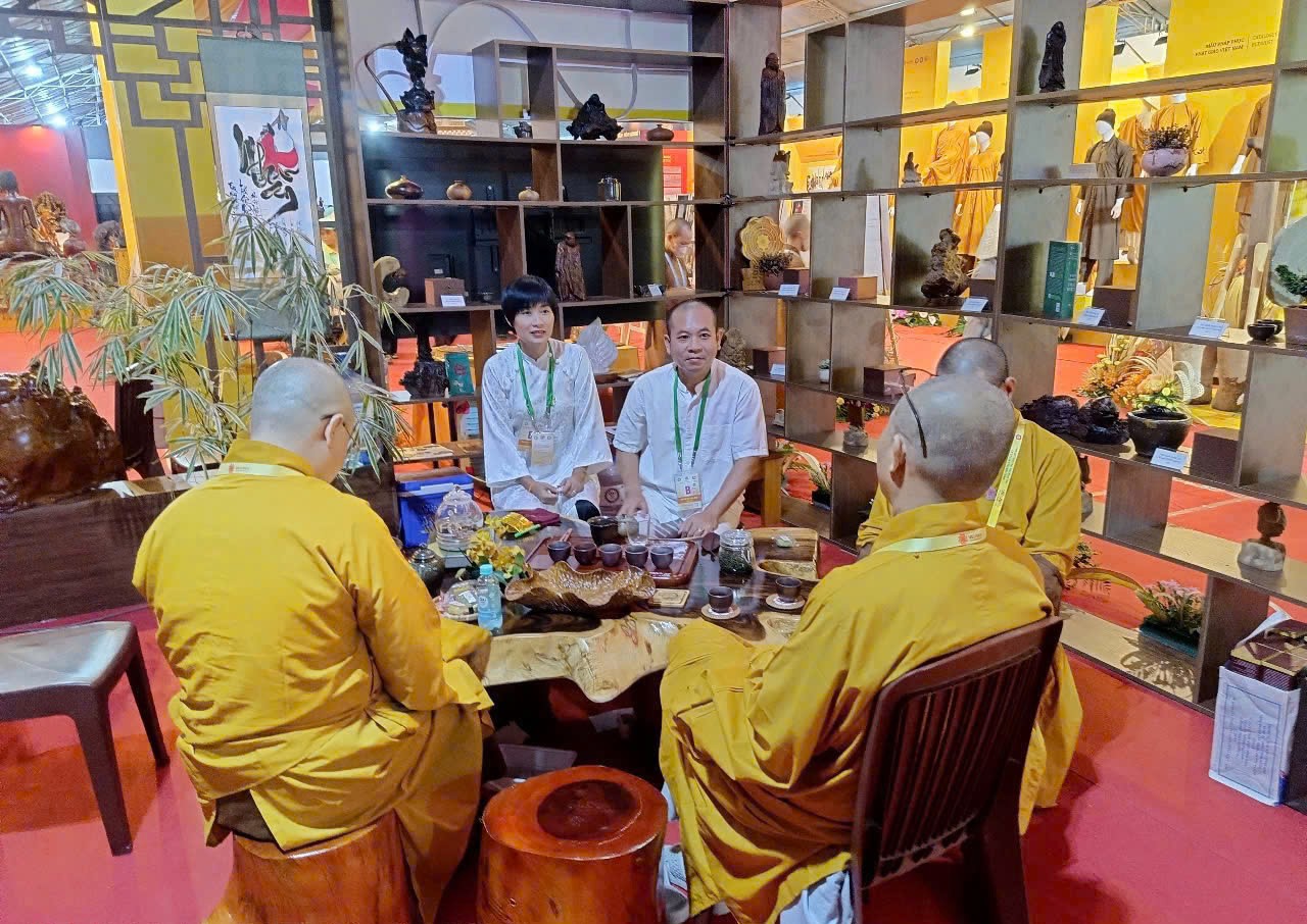 LAN TỎA TINH HOA TRÀ VIỆT TẠI ĐẠI LỄ VESAK 2025 4 z6586303015589 b9a0c52647d77e7927ad71a6f7d2e139 1