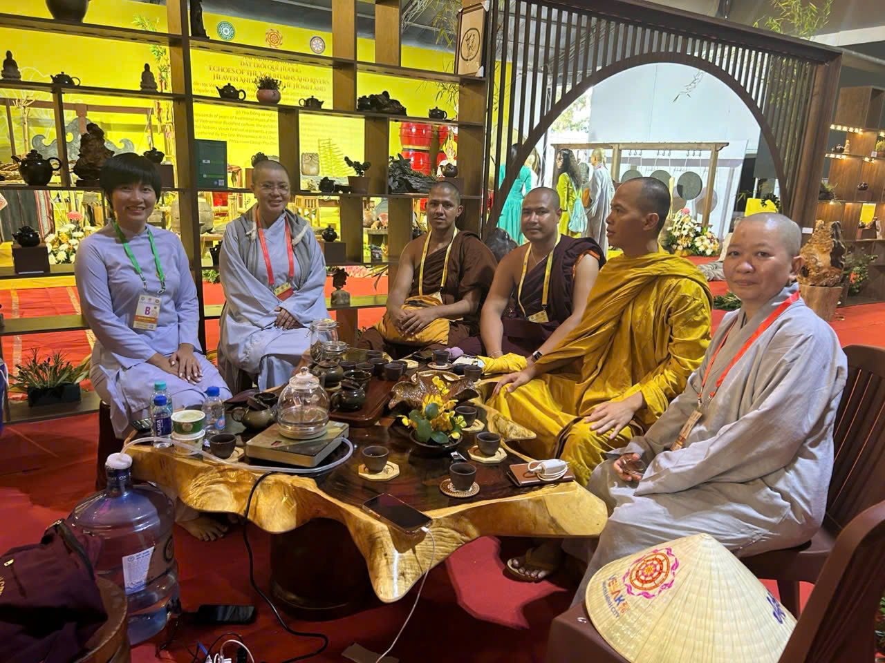 LAN TỎA TINH HOA TRÀ VIỆT TẠI ĐẠI LỄ VESAK 2025 3 z6586303200001 aade077220eb2dd27fd2467fb423c66e