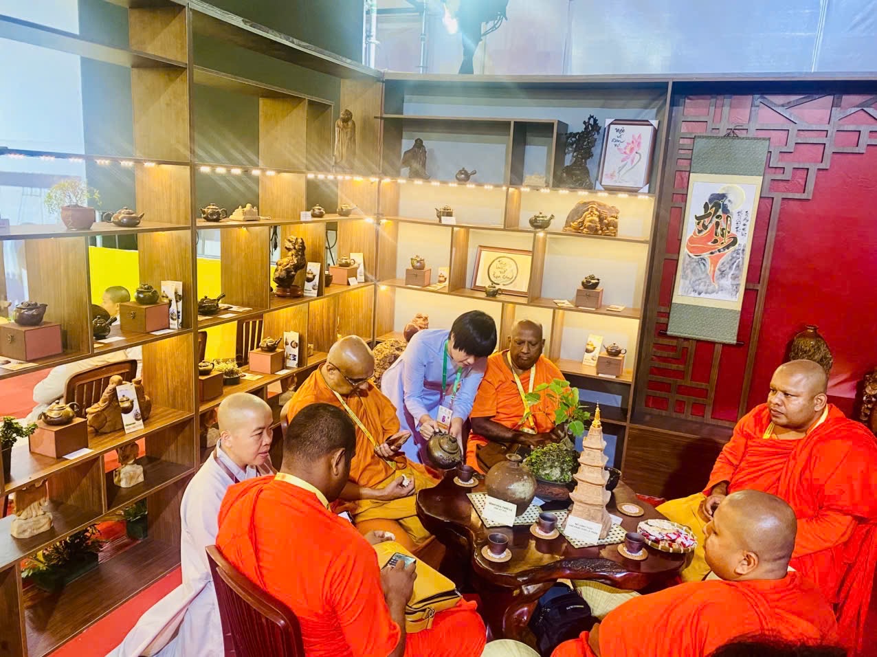 LAN TỎA TINH HOA TRÀ VIỆT TẠI ĐẠI LỄ VESAK 2025 8 z6587550543758 0437b7a908235d38919415c952815dcd