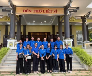CHI ĐOÀN LDT THẮP NẾN TRI ÂN NGÀY THƯƠNG BINH – LIỆT SĨ