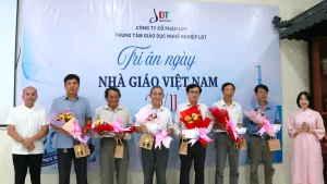 TRUNG TÂM GDNN LDT TỔ CHỨC LỄ TRI ÂN QUÝ THẦY CÔ NHÂN NGÀY NHÀ GIÁO VIỆT NAM 20/11
