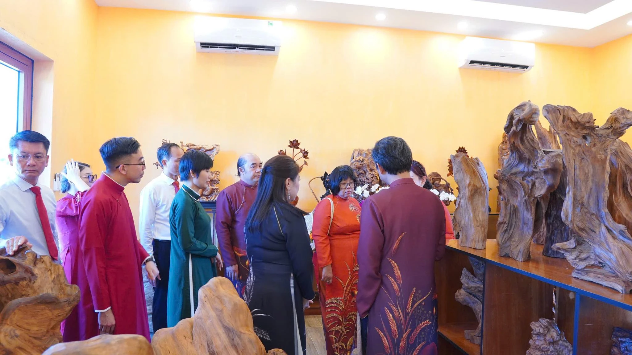 Tiệc trà hữu nghị “kết nối nhân dân ASEAN” tại xã Châu Pha