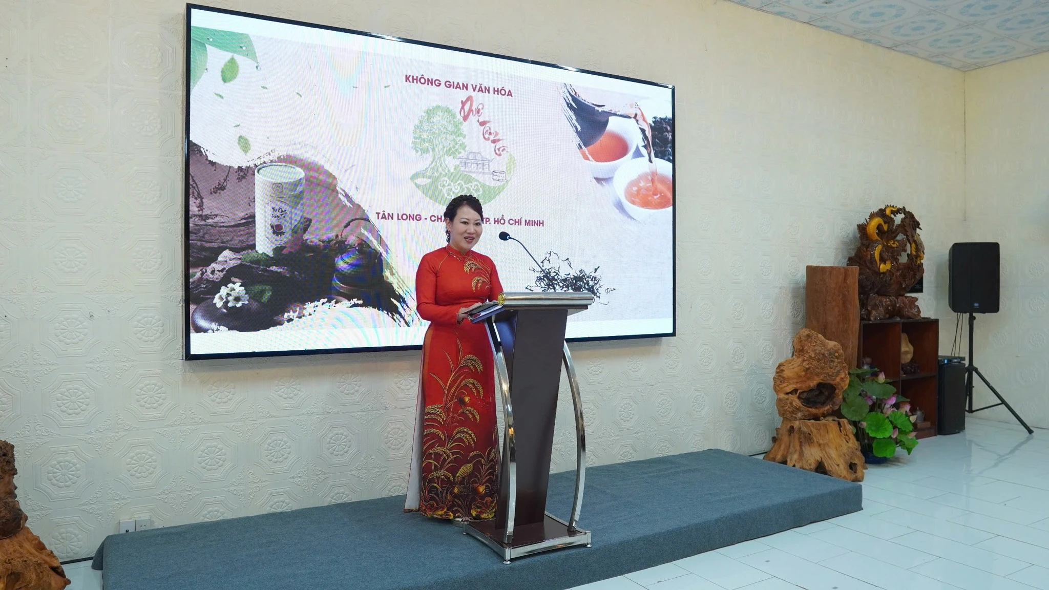 Tiệc trà hữu nghị “kết nối nhân dân ASEAN” tại xã Châu Pha