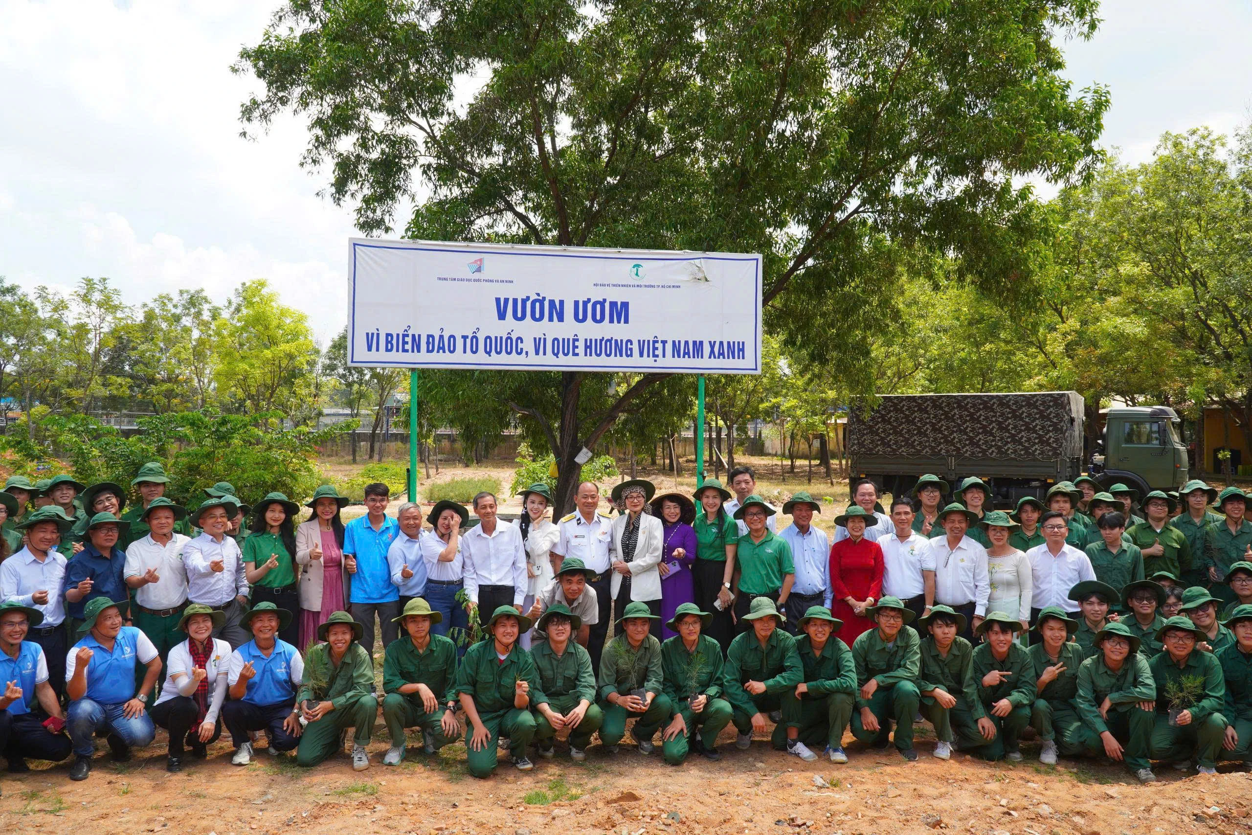 LDT THAM DỰ HỘI NGHỊ “VƯỜN VÌ VIỆT NAM XANH” – CHUNG TAY XANH HÓA TRƯỜNG SA