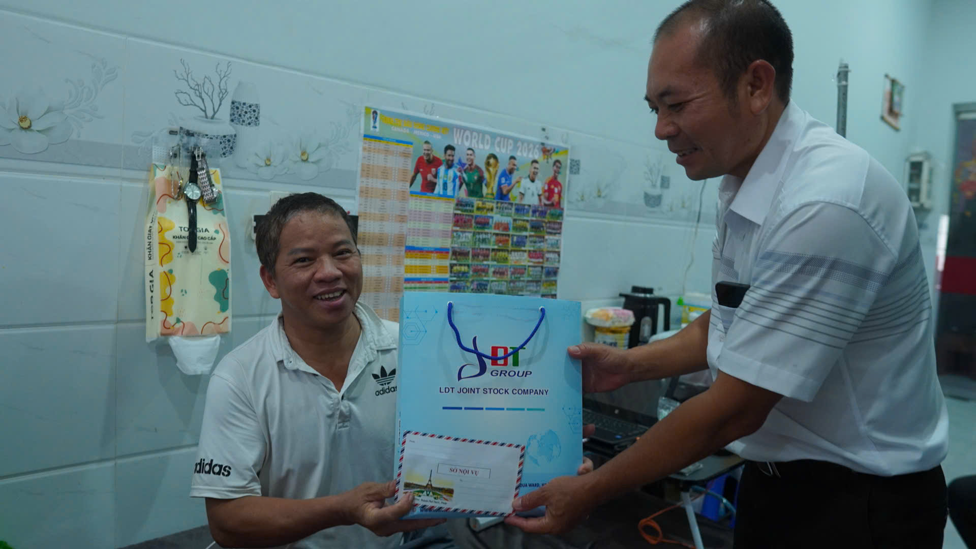 Thăm hỏi, động viên và tặng quà người bị tai nạn lao động tại TPHCM năm 2026 - Công Ty Cổ phần LDT